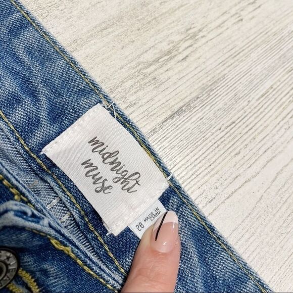 Midnight Muse Pearl Embellished Distressed Jean - Picture 4 of 7